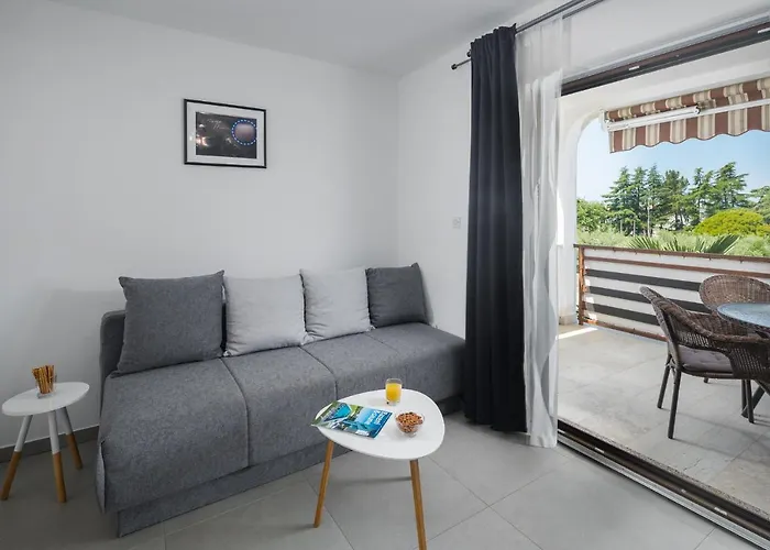 アパート Spadici