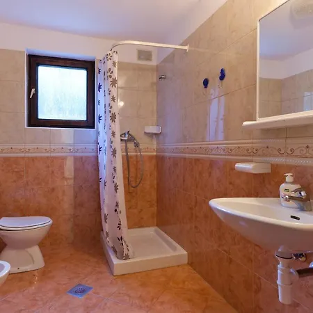 Spadici Πόρετς